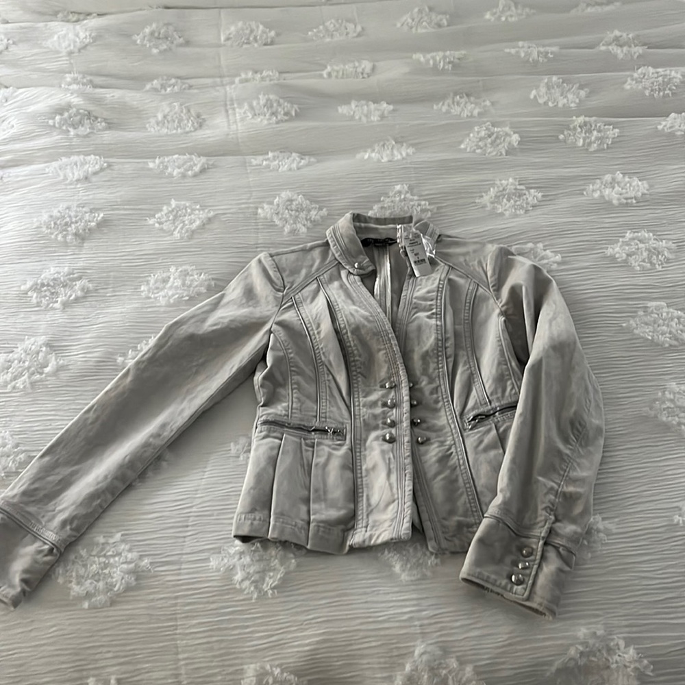 Brand new with tags size 2 White House blanket market light gray blazer
